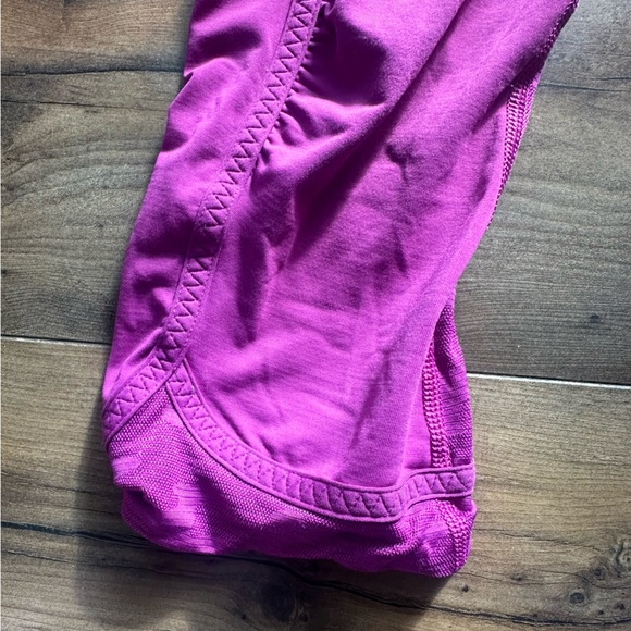 Lululemon Run For Days Cropped Leggings 4 Regal Plum Camo Trim Zipper Pocket - Picture 3 of 7